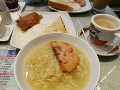 餐肉即食面-世窗冰室(机场DFS店)