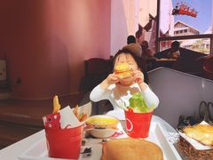 -水桶王国主题餐厅·聚会·生日派对·亲子活动·家庭套餐(亚龙湾希尔顿店)