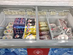 零售区-光明牛奶棚(南泉店)