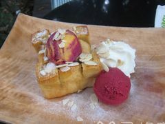-莓园冰淇淋店