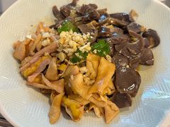 -明本湛江鸡•海鲜小厨(陈家祠店)