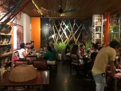 -Cuc Gach Quan Restaurant