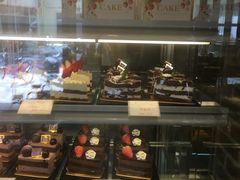 面包甜点陈列柜-TIMO COFFEE 阿拉校园面包