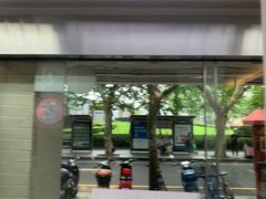 -全家便利店(襄阳南路店)