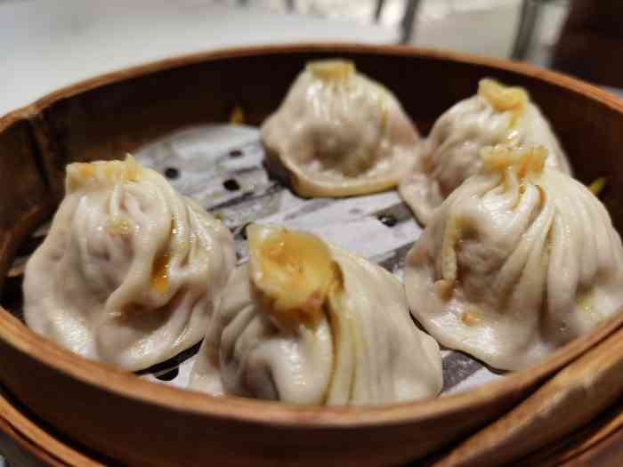 上海富麦小笼(正大广场店)-"富春小笼也算是比较老牌的小吃馆了.