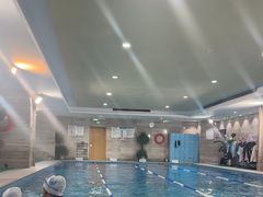 -小蓝鲸游泳培训基地(石景山店)
