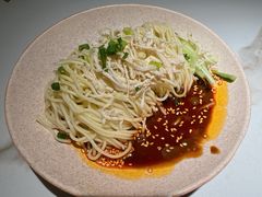 鸡丝凉面-麻六记(新天地店)