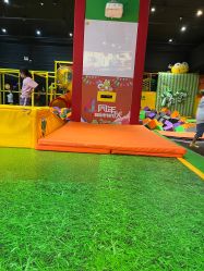 -蹦蹦跳跳(新奥购物中心店)