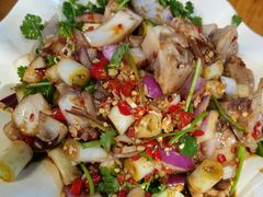 酸爽猪蹄-二孃鸡爪爪(东郊记忆店)