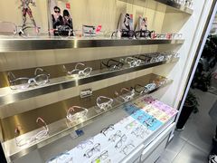 -视野联行眼镜•蔡司•依视路(温江店)