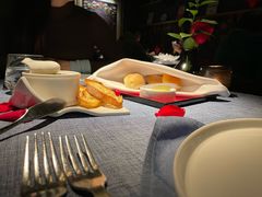 -弦月窗LUNETTE BY AMANDA(复兴路店)