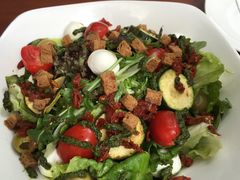 Mozzarellasalat，大份-Brotzeit German Bier Bar & Restaurant(313@索美赛店)