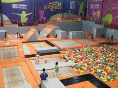 -超人空间竞技场·轰趴团建蹦床主题公园