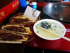 -秦小龙驴肉火烧馆