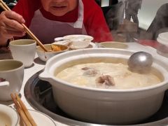 -三人行骨头王火锅(长寿店)