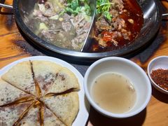 -大众跷脚牛肉馆·非遗传承单位(峨眉山店)