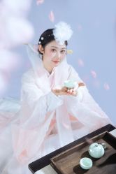 -虞美人汉服摄影