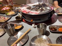 -围炉肉舍•炭烤活鳗•丹东海鲜烤肉(步行街店)