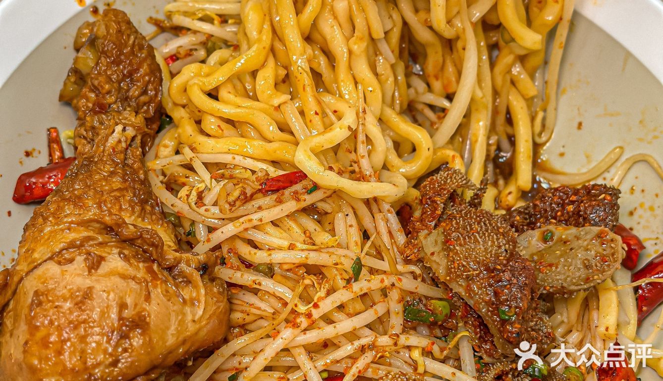 每次来都会点爆肚面和糊汤面 爆肚面的面条很筋道