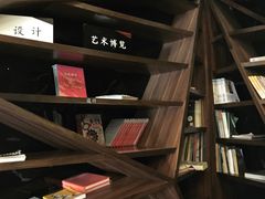 -钟书阁(松江泰晤士小镇店)