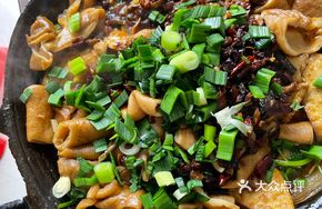 Fatty Intestine and Tofu Skin Hot Pot