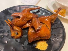 玻璃脆皮乳鸽-禄興記香港大排档(歌斐中心店)