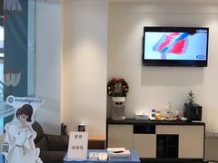 -瑞尔齿科(上海长风大悦城店)