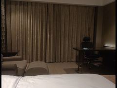 -武汉光谷广场杨家湾地铁站怡程酒店