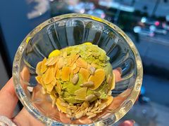 抹茶冰淇淋球-南湖名都·景湖轩全日制餐厅·海鲜自助·东南亚风味·临湖而食