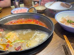 牛肉丸鸳鸯锅-萍姐火锅·公路夜市(打浦桥日月光店)