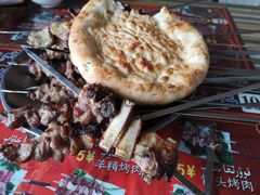 -烤肉小伙烤肉店