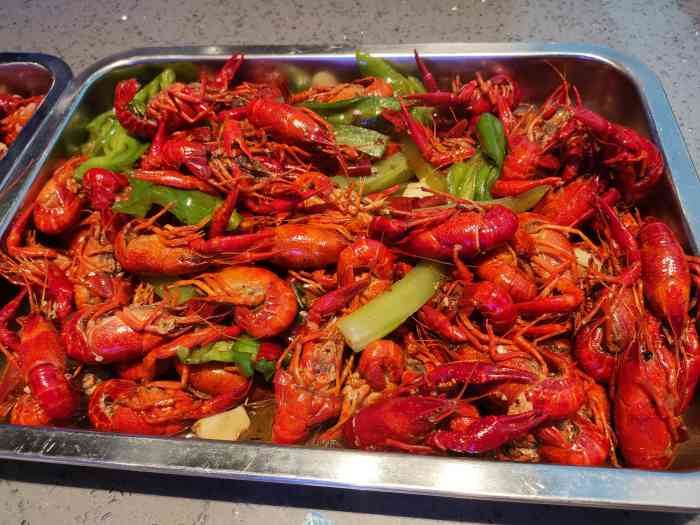 徐氏汉东龙虾(松江店)-"[薄荷]环境:工业酒吧风,店内蓝色为主,.