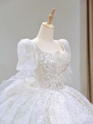 -Lady  Jane高端婚纱礼服馆