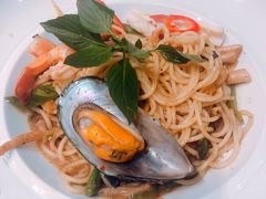 -Chom Cafe and Restaurant