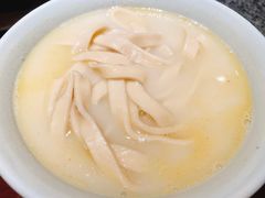 鲜鱼汤手擀面-南京大牌档(青岛万象城店)