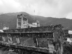 -四川汶川特大地震漩口中学遗址