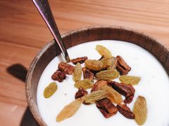 空运来的新疆酸奶-谷丽麦馕新疆菜·清真(步步高梅溪新天地店)