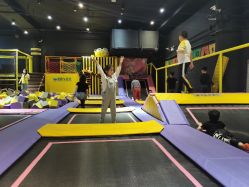 -蹦蹦跳跳(新奥购物中心店)