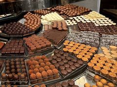 -Laderach 莱德拉(上海环贸iapm店)