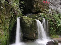 -龙水峡地缝景区