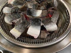 -围炉肉舍•炭烤活鳗•丹东海鲜烤肉(步行街店)