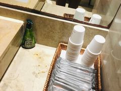-浅深休闲酒店-停车场