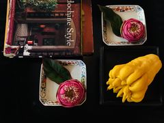 -Noir. Dining in the Dark