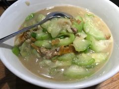 鲜丝瓜焖河蚌-费大厨辣椒炒肉(万家丽一店)