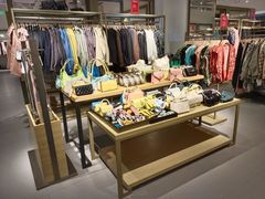 -URBAN REVIVO(北京斯普瑞斯奥特莱斯店)