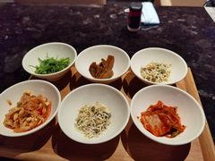 韩式开胃小菜-雾山韩式烤肉·海南糟粕&椰子鸡火锅·海景餐厅(三亚绿发山海天JW万豪酒店)