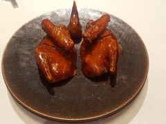 玻璃皮润烧乳鸽-北京厨房(西安SKP店)