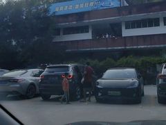 -英西峰林走廊老虎谷溶洞漂流