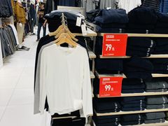 -优衣库(南京建邺万达广场店)