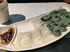 皮冻和松花蛋肠拼盘-二十一分小锅炖(中心店)